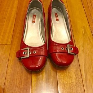 Ecco red patent shoes worn once